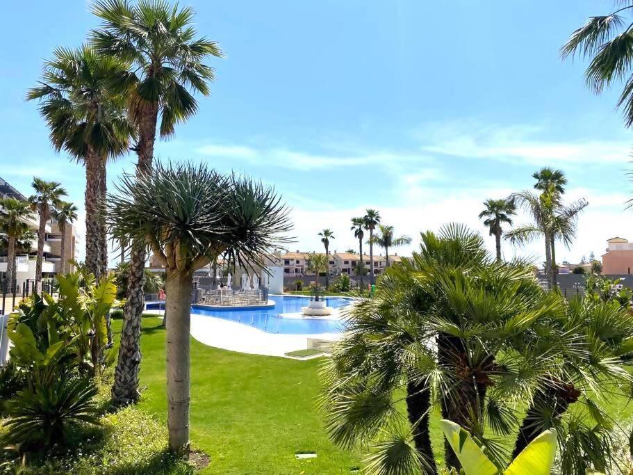 Lujoso Atico En Flamenca Village Alicante Kültér fotó